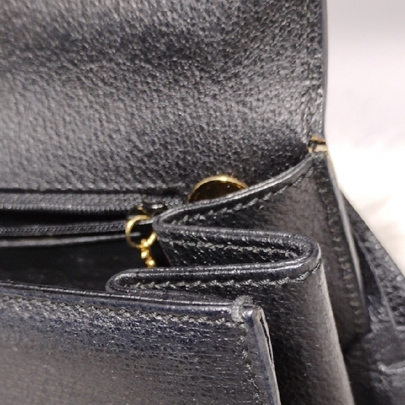 SALE! Auth Gucci Ladylock Leather Black Gold Hardware 2 Way Handbag W/DB/Keys - Picture 16 of 16